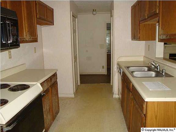 2nd image of 5004 Seven Pine Cir