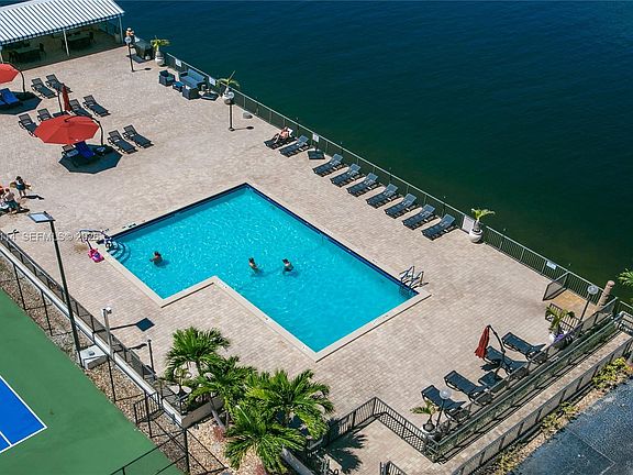 5th image of 2017 S Ocean Dr APT 1008