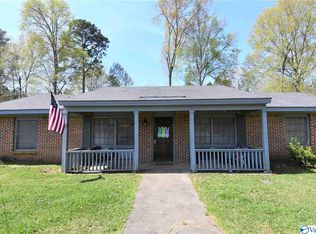 314 Waldrop Rd, Rainbow City, AL 35906