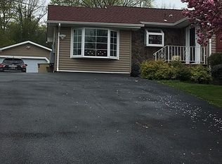 210 Greeves Rd, New Hampton, NY 10958