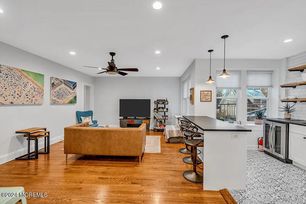 2 bed, 1080 sqft, $3,250 — Photo 2