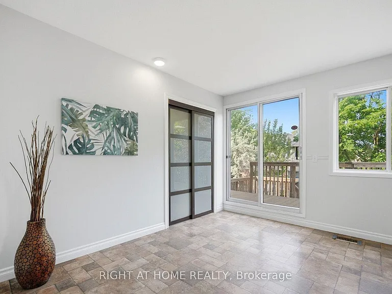 2349 Strawfield Ct — Photo 11