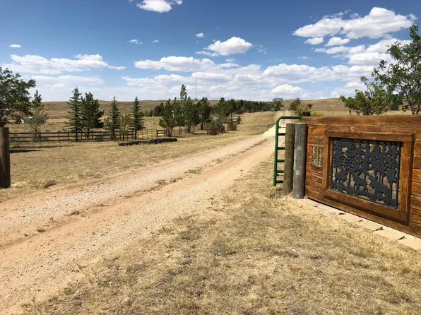 711 E Antelope Rd, Douglas, WY 82633