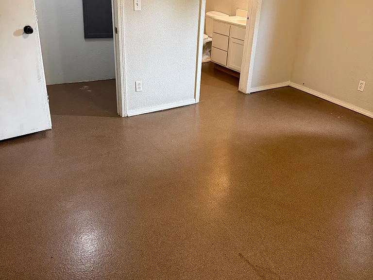 441 W Church St — Photo 9