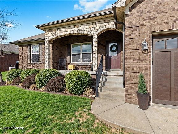 4th image of 1105 Deer Fields Trce