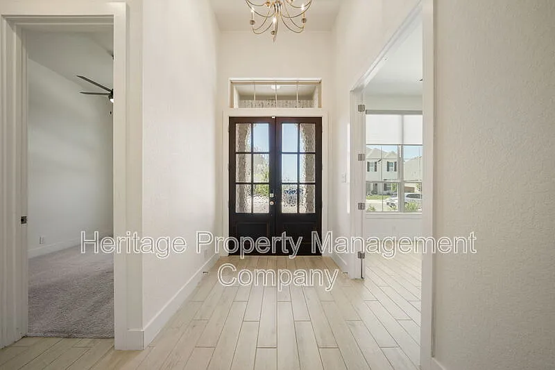 4 bed, 4.5 bath, 2980 sqft, $3,600 — Photo 4