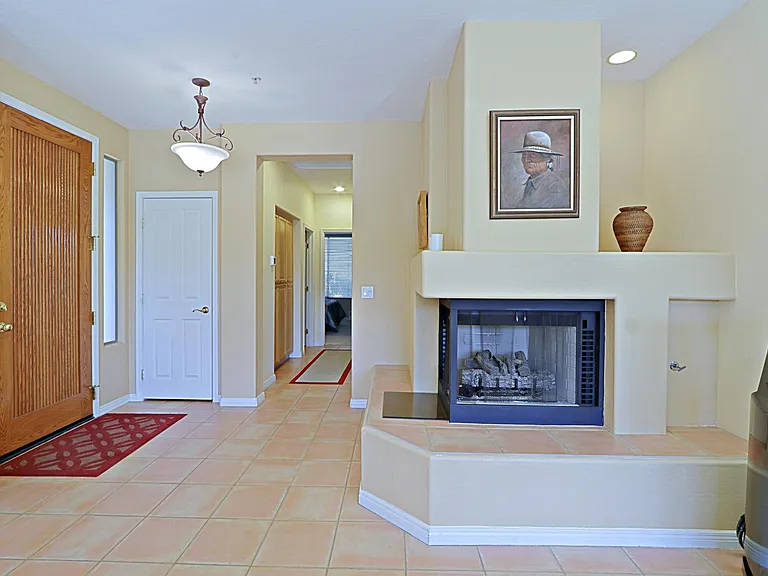 6803 E Eagle Feather Rd — Photo 9