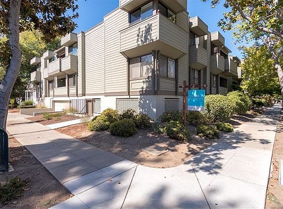 4th image of 605 Forest Ave