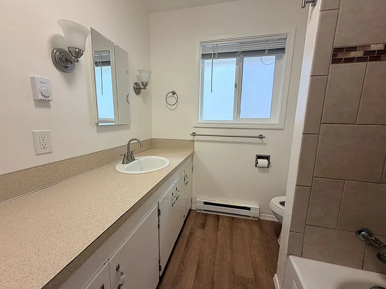 525 NE 113th Ave — Photo 10
