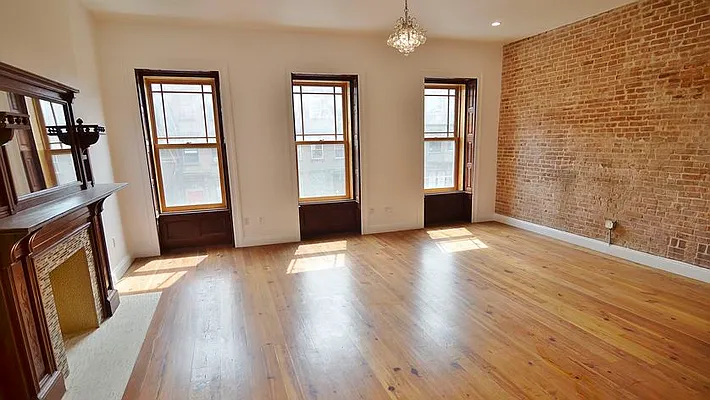 Rented by Park Property Advisors | media 20