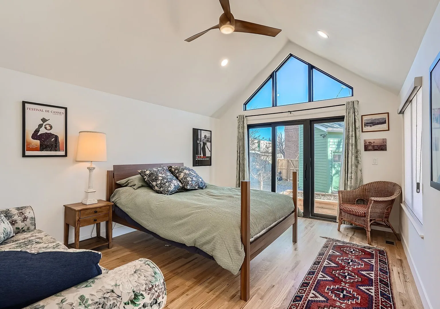 Downtown Louisville 3-BDR Fully Furnished Gem — Photo 3
