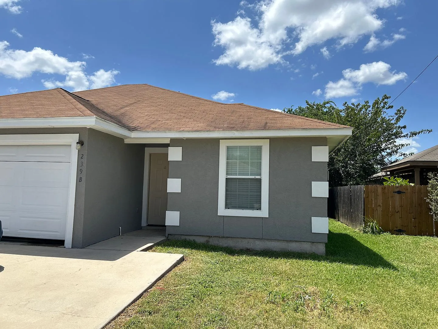 2/2/1 Duplex near Hwy 46 / Ceramic Tile Throughout (No Carpet) / Covered Patio with Large Backyar... — Photo 1