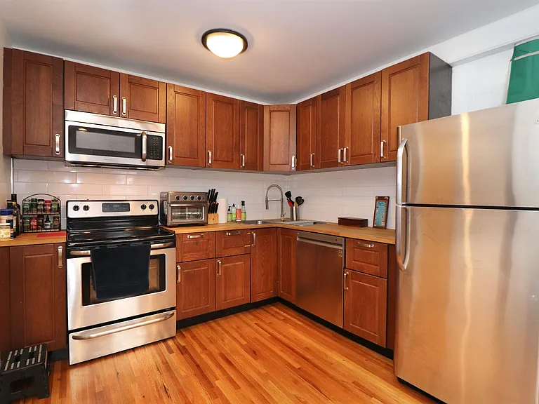 206 Beacon Ave #2 — Photo 10