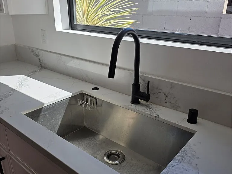 6130 Hazeltine Ave #3 — Photo 4