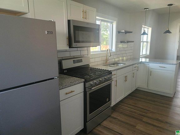 2nd image of 1405 W 2nd St