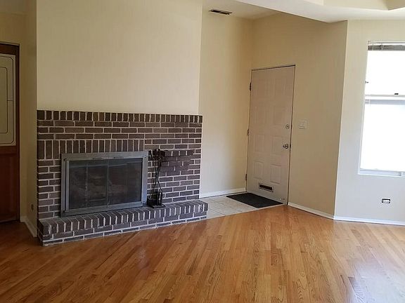 4th image of 2706 N Wayne Ave Unit 1