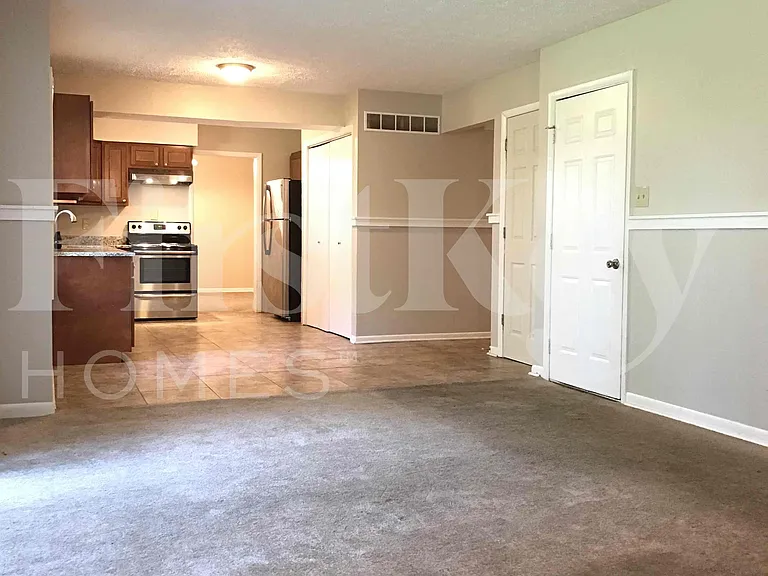 1248 Munsee Cir — Photo 7