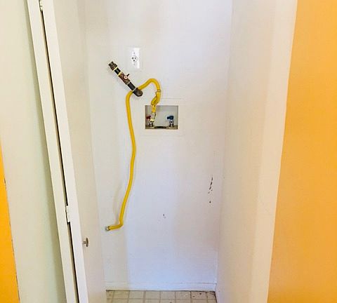 4th image of 108 Soundview Ave #2