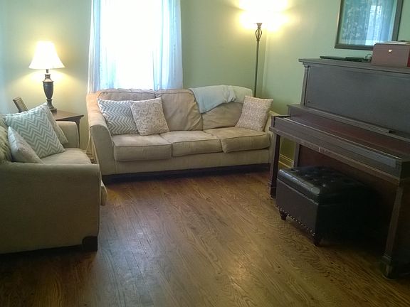 2nd image of 3674 Edgebrook Dr