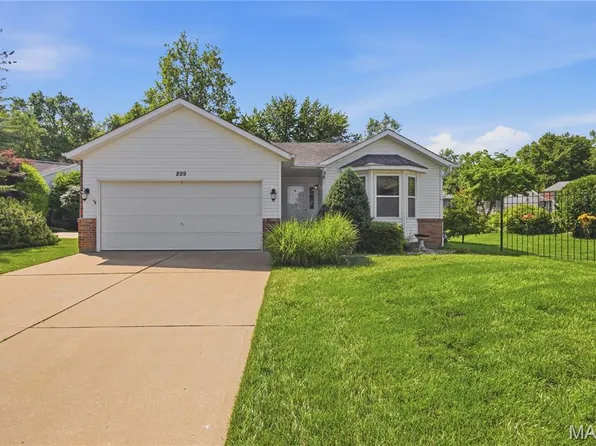 899 Du Pre Ct, Saint Peters, MO 63376