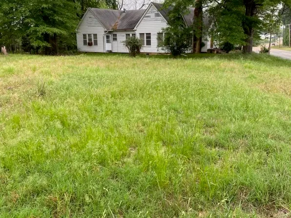 915 N Vine St, Magnolia, AR 71753