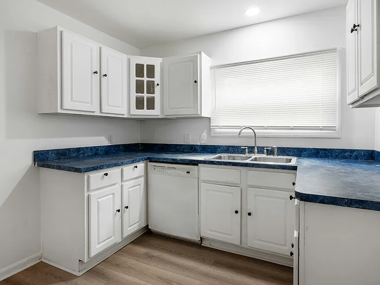14608 Alder Ave — Photo 6