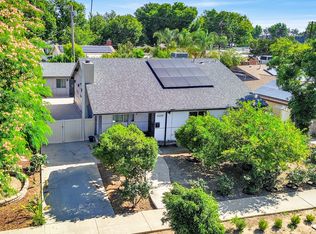 22201 Kittridge St, Canoga Park, CA 91303