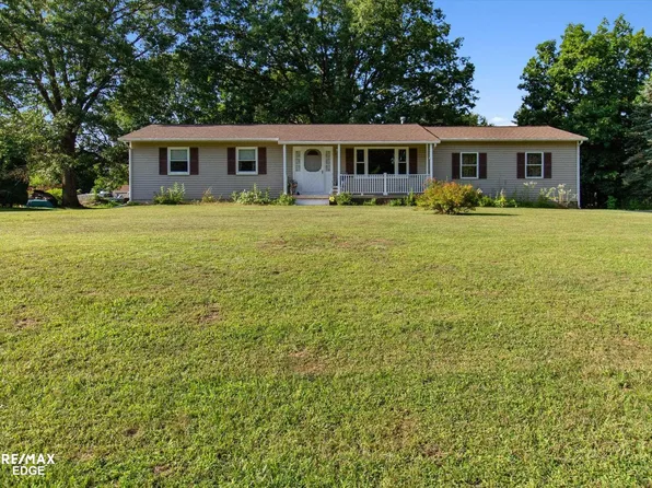 190 Maverick Ln, Lapeer, MI 48446