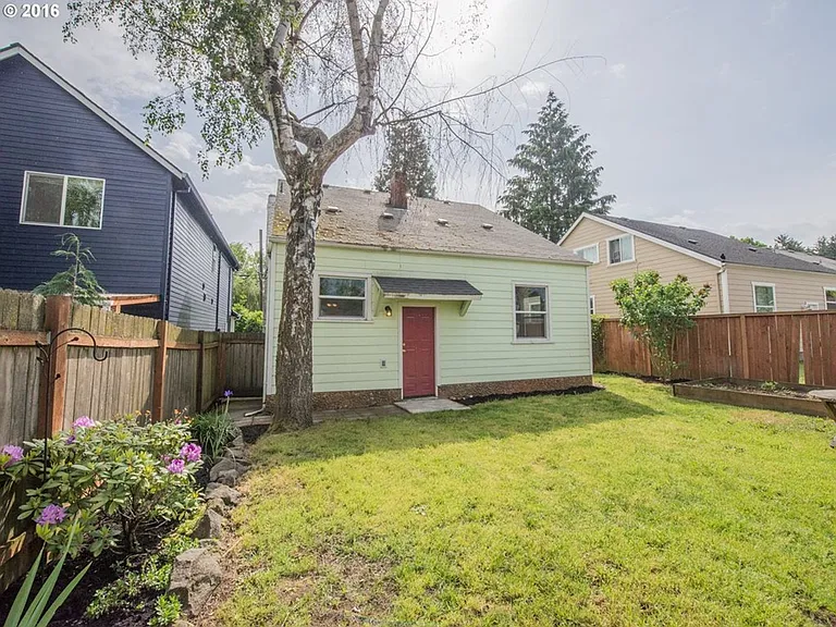 6711 N Albina Ave — Photo 16
