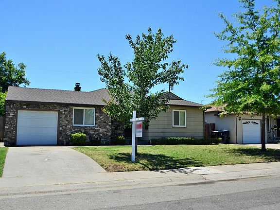 3rd image of 2504 Brentley Dr