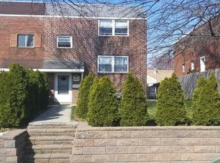 9402 Lansford St, Philadelphia, PA 19114