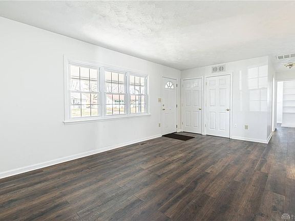 4th image of 219 Thoreau Ln