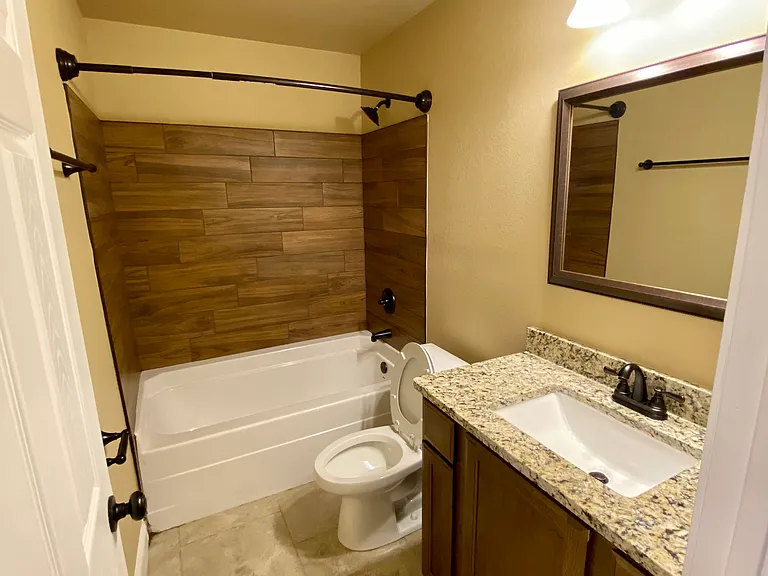 4456 W Wedington Dr — Photo 7