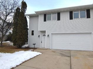 3 Bahr Cir, Madison, WI 53719