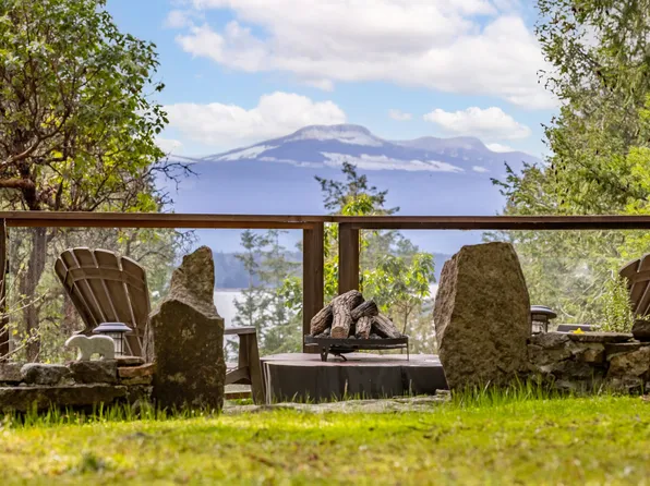 390 Juniper Ln, Galiano, BC V0N 1P0