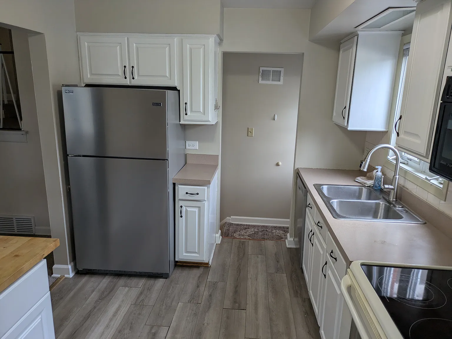 3 bed, 1.5 bath, 1810 sqft, $2,950 — Photo 4