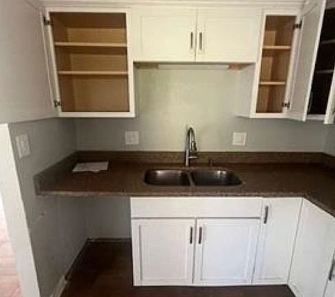 5th image of 834 Shem Creek Cir