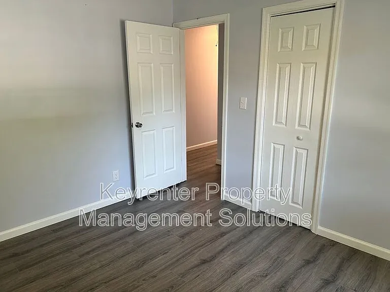 421 N Charlotte Ave — Photo 24