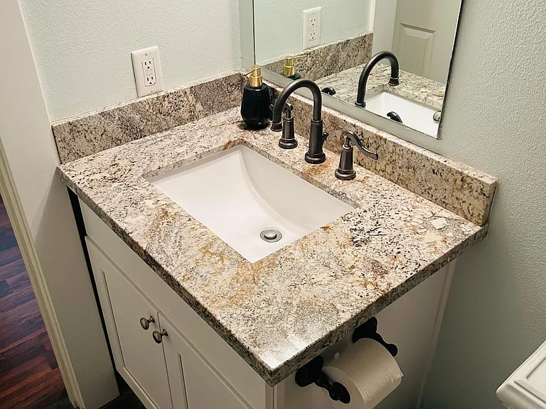 4527 41st Ave SW #101 — Photo 17