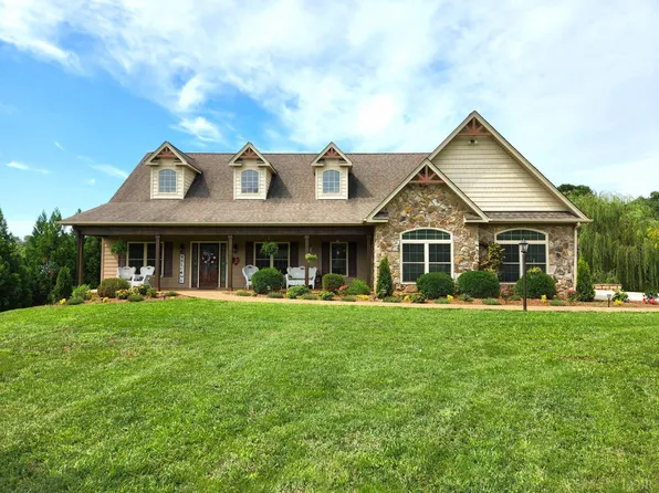 623 Two Bid Rd, Evington, VA 24550