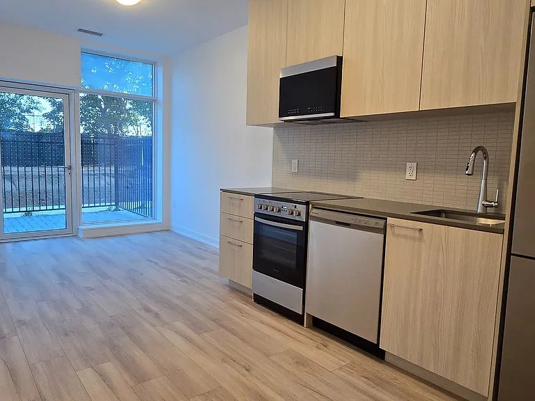 7439 Kingston Rd #110 — Photo 8