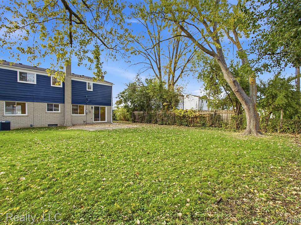 27116 Selkirk St, photo 29