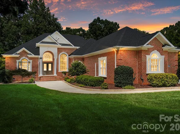 5744 Natoma Rd, Clover, SC 29710