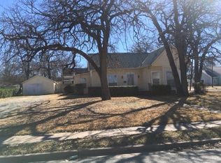 328 W Cherry St, Sherman, TX 75090