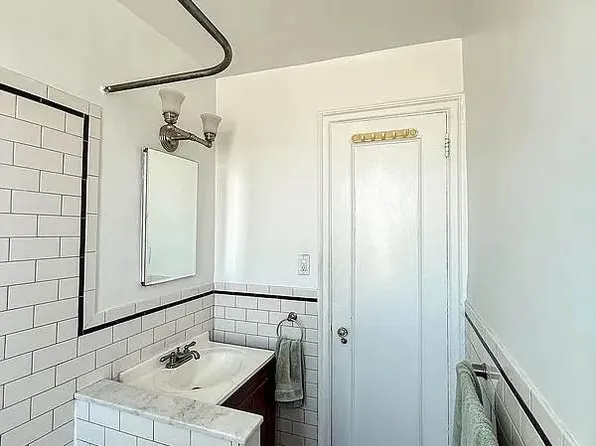 200 West 108th Street image 13 of 13