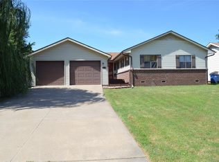 5911 E 27th Pl S, Tulsa, OK 74114