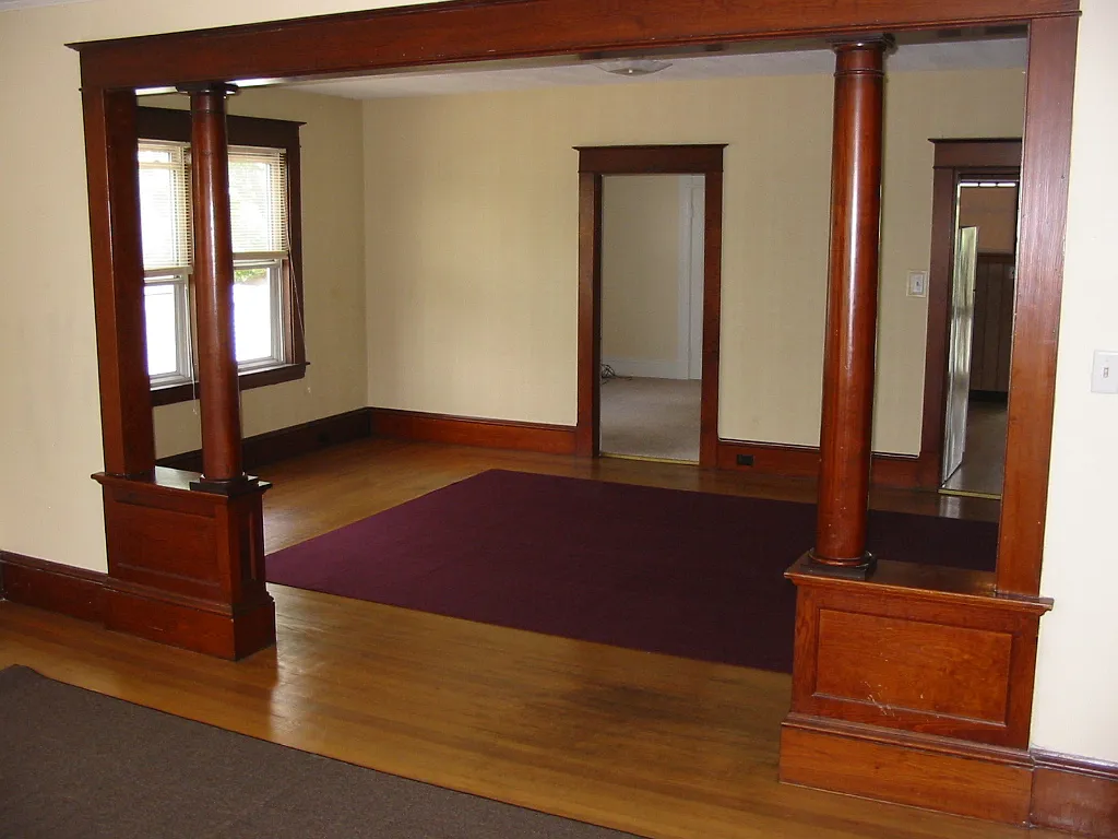1 bed, 1025 sqft, $1,350 — Photo 2