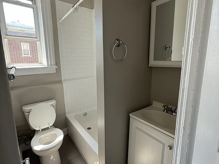 228 Hancock Ave #AA — Photo 8