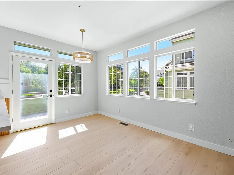 521 Porpoise Bay Ter #A — Photo 31