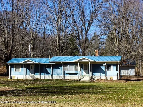 131 Sherman St, Vermontville, MI 49096
